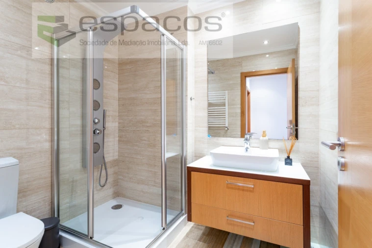 Apartamento T4 para Venda em Santa Iria de Azoia, São João da Talha e Bobadela Foto 25