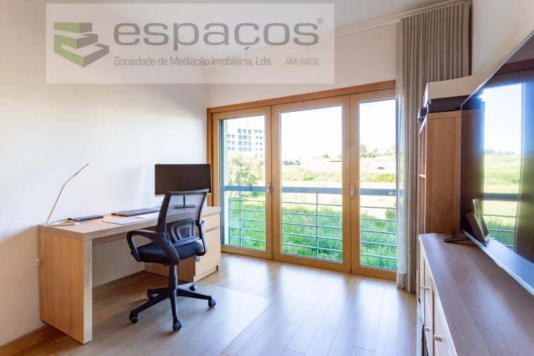 Apartamento T4 para Venda em Santa Iria de Azoia, São João da Talha e Bobadela Foto 26