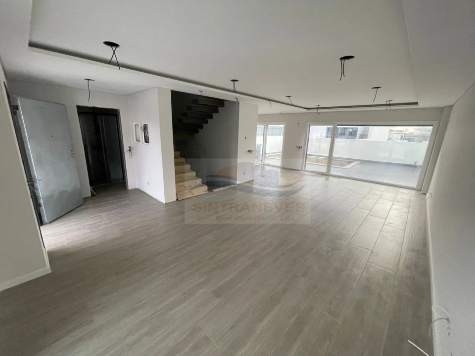 Moradia T4 para Venda em Alcochete Foto 2