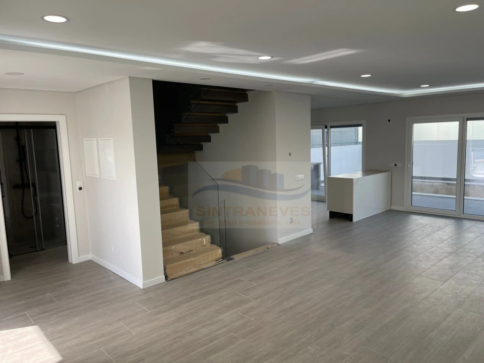 Moradia T4 para Venda em Alcochete Foto 9