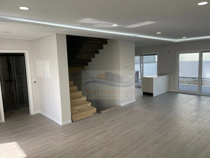 Moradia T4 para Venda em Alcochete Foto 9