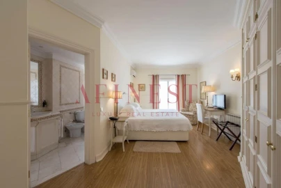 Moradia T8 para Arrendamento em Cascais e Estoril