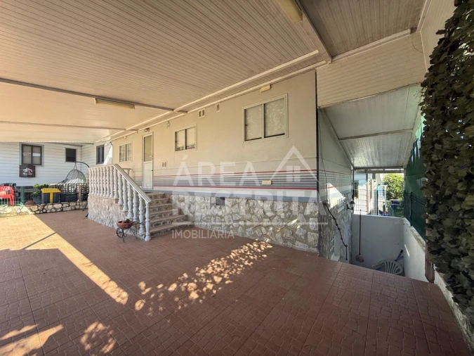 Moradia T4 para Venda em Fernao Ferro Foto 13