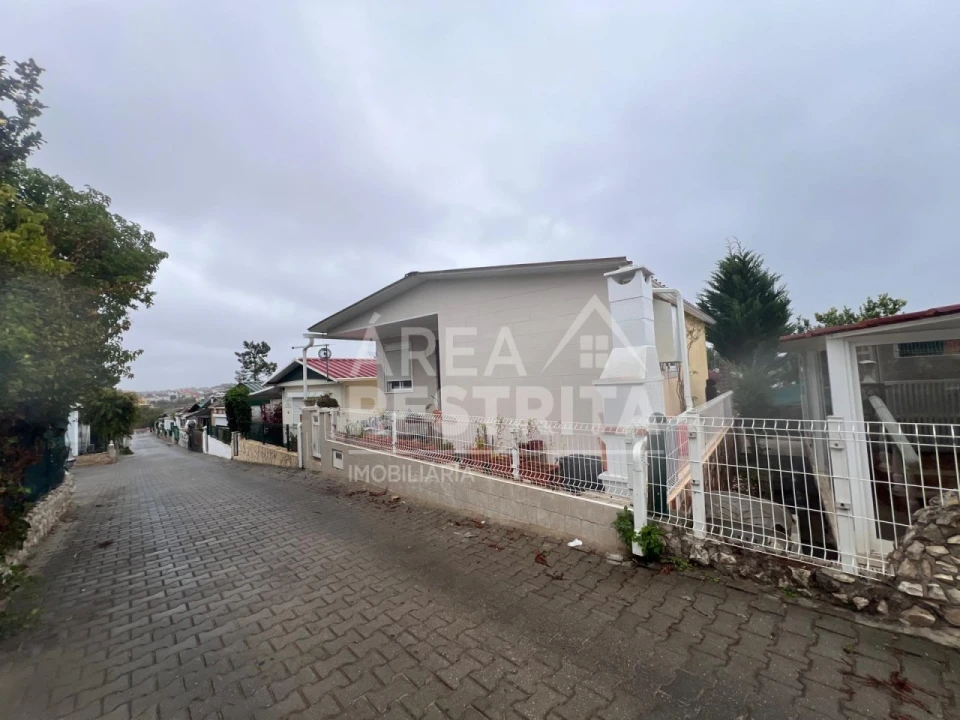 Moradia T2 para Venda em Fernao Ferro Foto 22