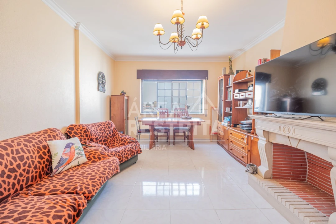 Apartamento T2 para Venda em Quinta do Conde Foto 4