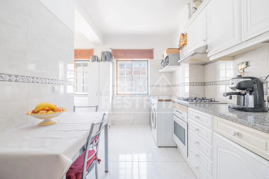Apartamento T2 para Venda em Quinta do Conde Foto 9