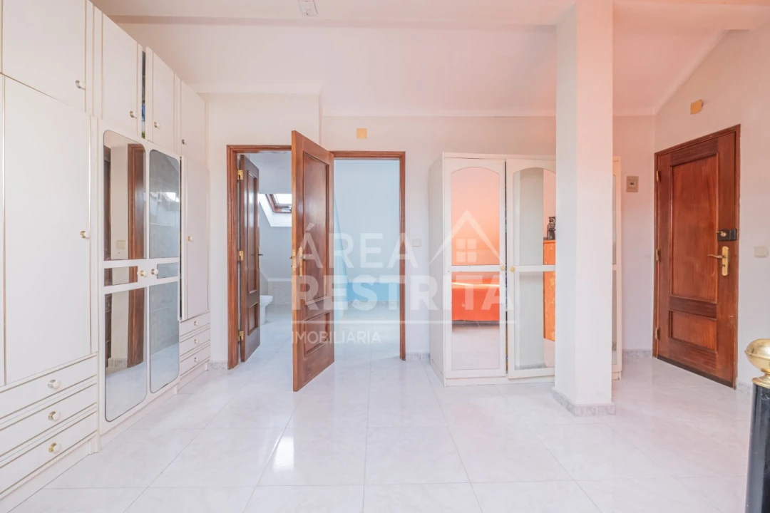 Apartamento T2 para Venda em Quinta do Conde Foto 27