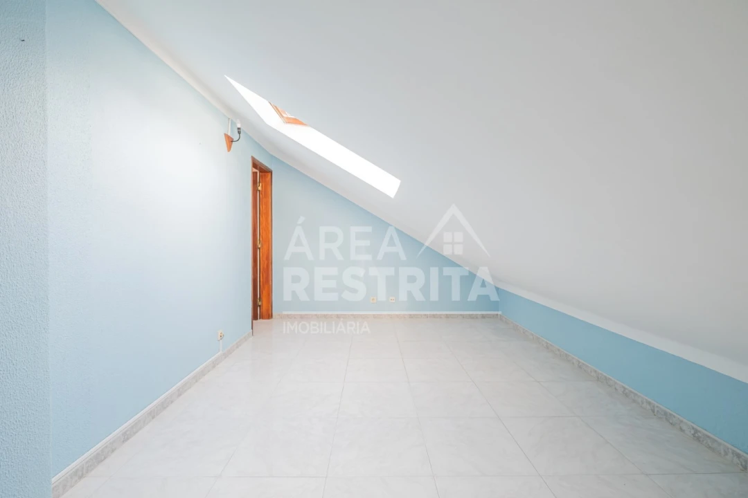 Apartamento T2 para Venda em Quinta do Conde Foto 34