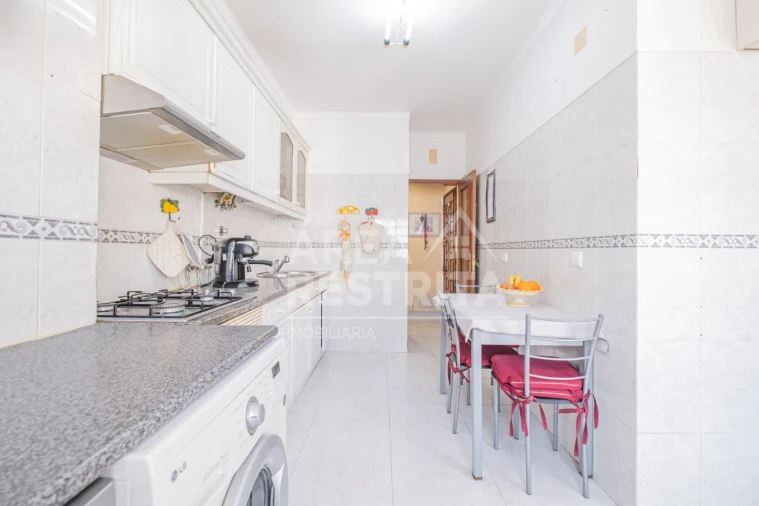 Apartamento T2 para Venda em Quinta do Conde Foto 11