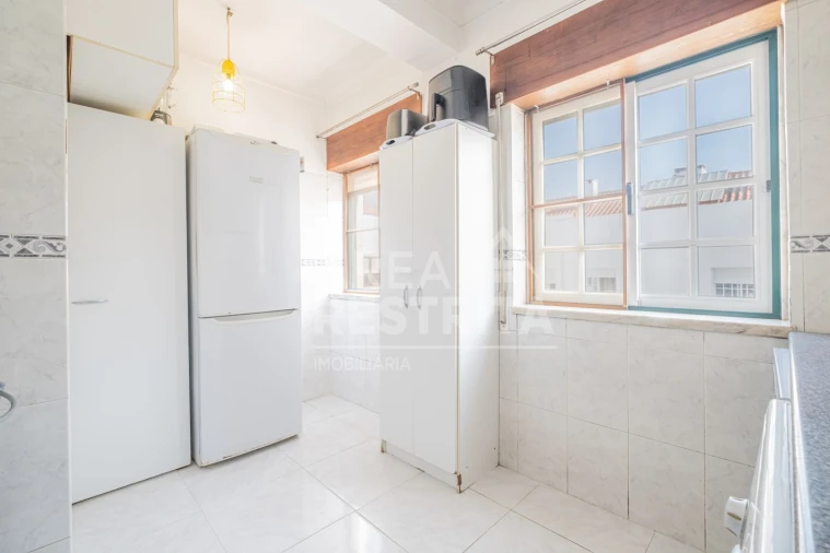 Apartamento T2 para Venda em Quinta do Conde Foto 12