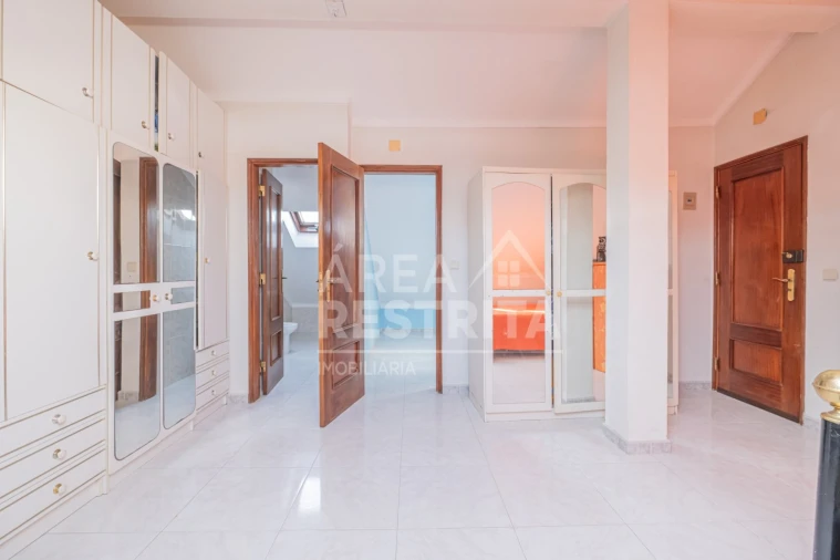 Apartamento T2 para Venda em Quinta do Conde Foto 27
