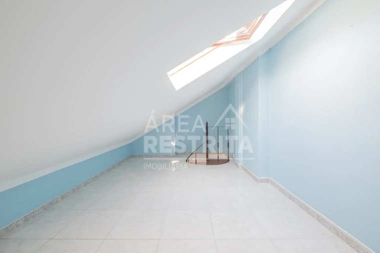 Apartamento T2 para Venda em Quinta do Conde Foto 32