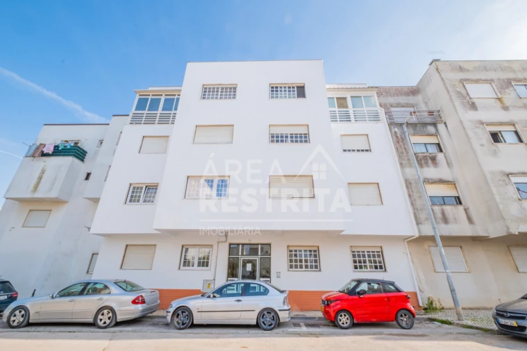 Apartamento T2 para Venda em Quinta do Conde Foto 38