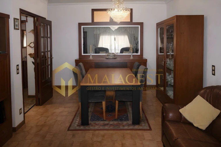 Apartamento T2 para Venda em Vilar de Andorinho Foto 3