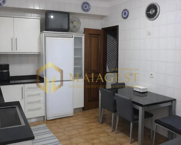 Apartamento T2 para Venda em Vilar de Andorinho Foto 5
