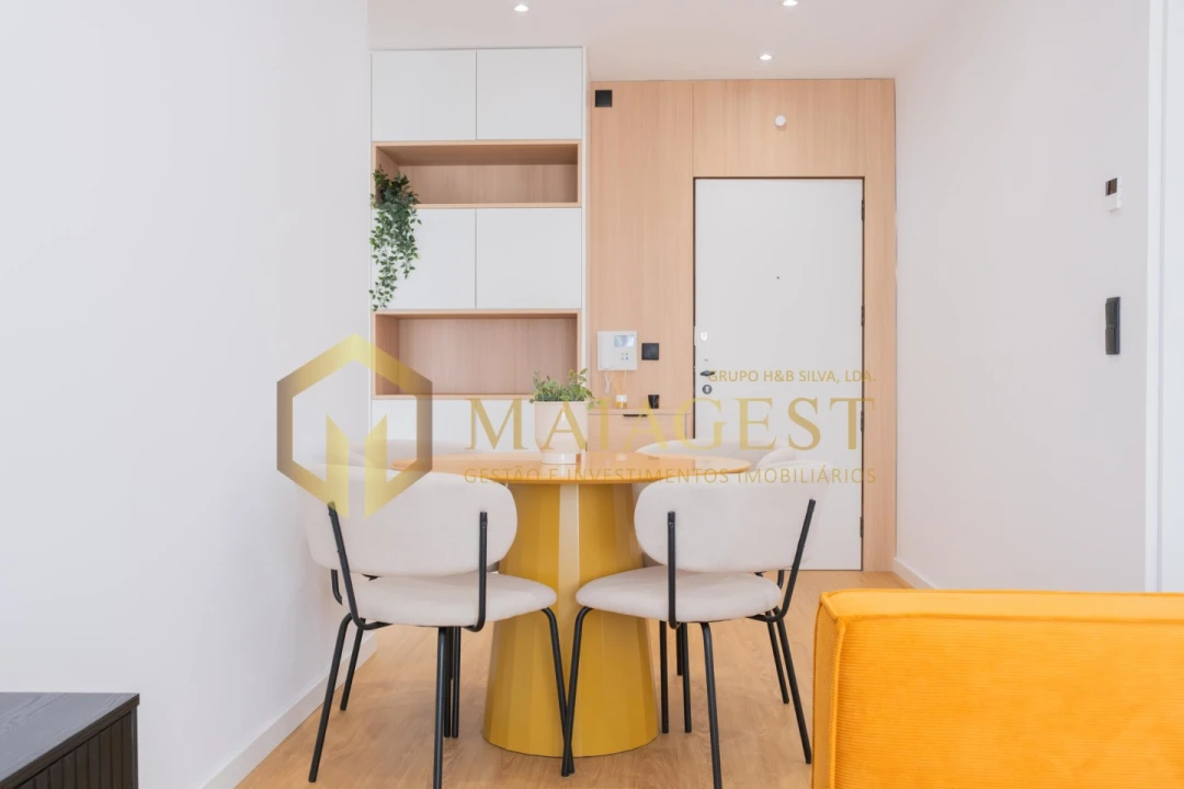 Apartamento T2 para Venda em Nogueira e Silva Escura Foto 1