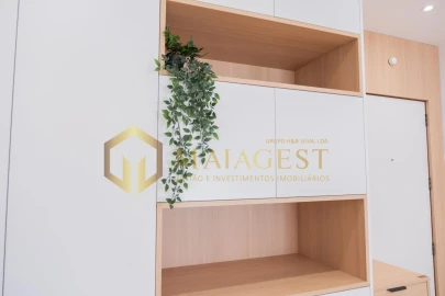 Apartamento T2 para Venda em Nogueira e Silva Escura