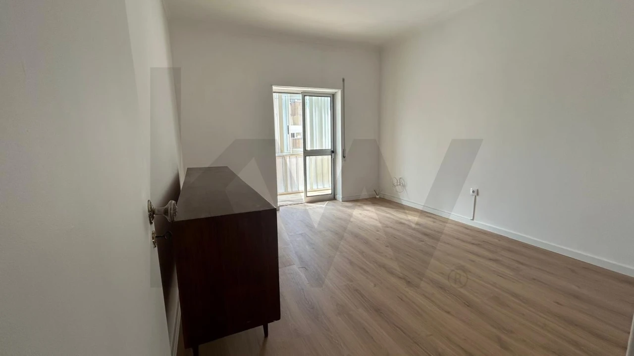 Apartamento T3 para Arrendamento em Alto do Seixalinho, Santo André e Verderena Foto 9