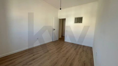 Apartamento T3 para Arrendamento em Alto do Seixalinho, Santo André e Verderena