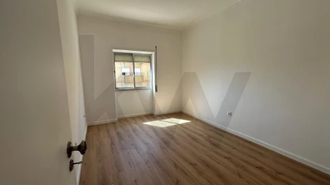 Apartamento T3 para Arrendamento em Alto do Seixalinho, Santo André e Verderena