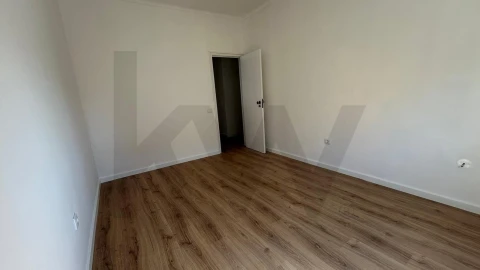 Apartamento T3 para Arrendamento em Alto do Seixalinho, Santo André e Verderena