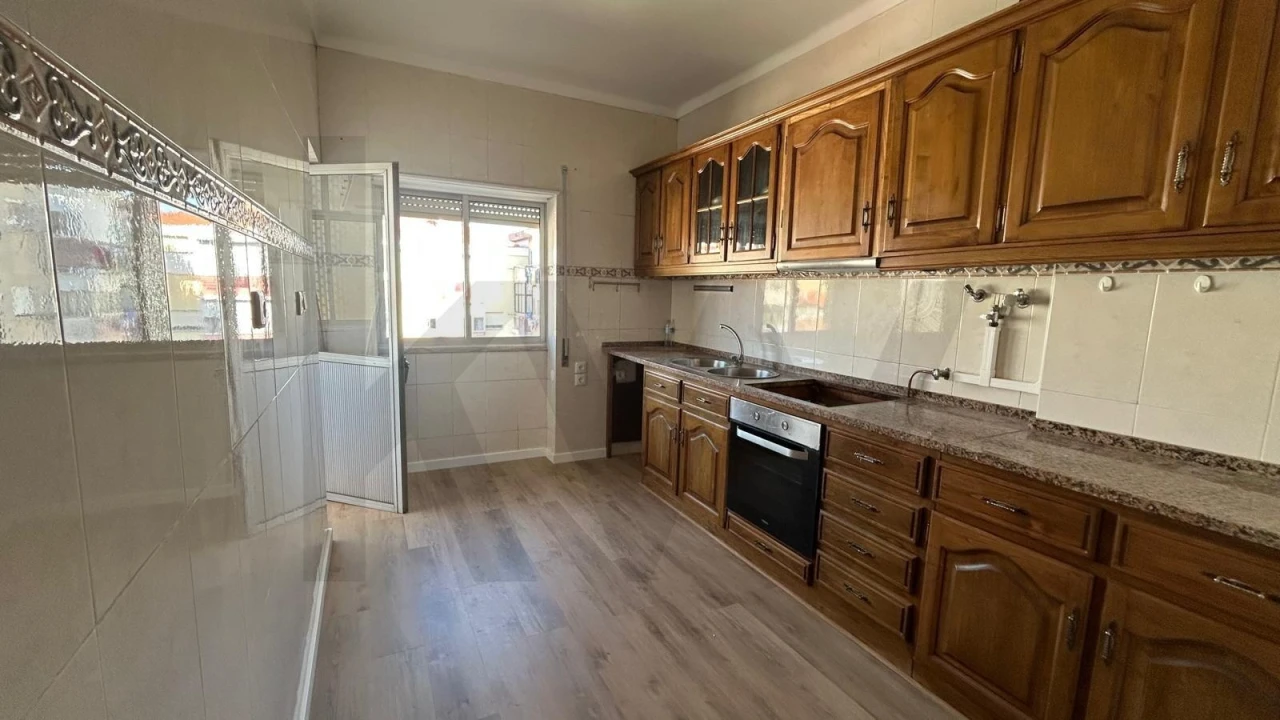 Apartamento T3 para Arrendamento em Alto do Seixalinho, Santo André e Verderena Foto 4