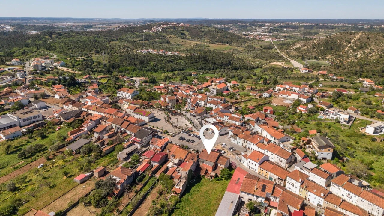 Moradia T3 para Venda em Brasfemes Foto 28