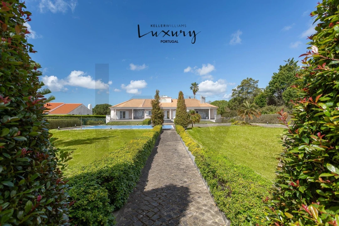 Moradia T4 para Venda em São João das Lampas e Terrugem Foto 1