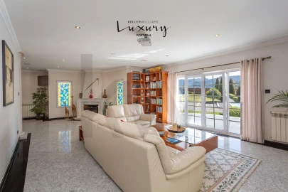 Moradia T4 para Venda em São João das Lampas e Terrugem