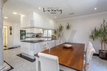 Moradia T4 para Venda em São João das Lampas e Terrugem