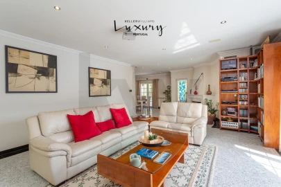 Moradia T4 para Venda em São João das Lampas e Terrugem