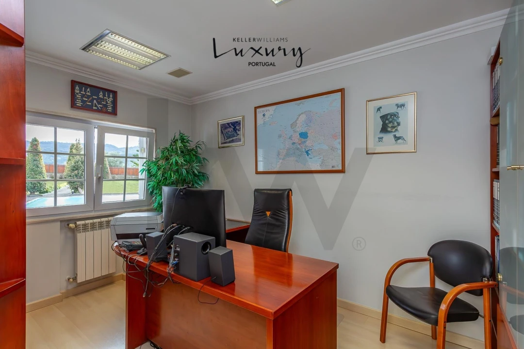 Moradia T4 para Venda em São João das Lampas e Terrugem Foto 9