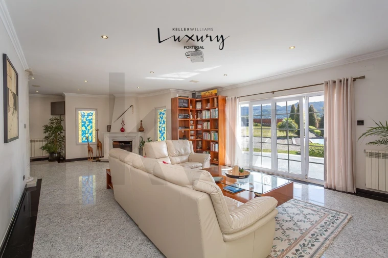 Moradia T4 para Venda em São João das Lampas e Terrugem Foto 10