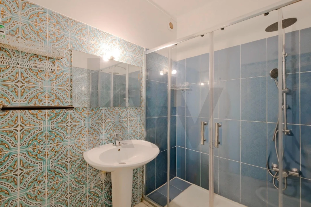 Apartamento T1 para Venda em Carcavelos e Parede Foto 19