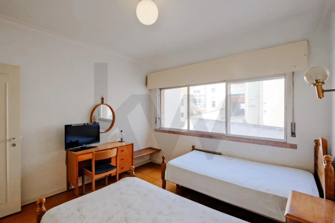 Apartamento T1 para Venda em Carcavelos e Parede Foto 21