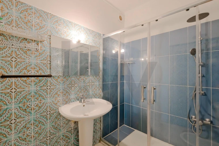 Apartamento T1 para Venda em Carcavelos e Parede Foto 19