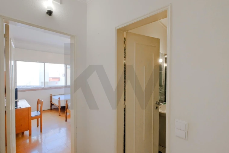 Apartamento T1 para Venda em Carcavelos e Parede Foto 17