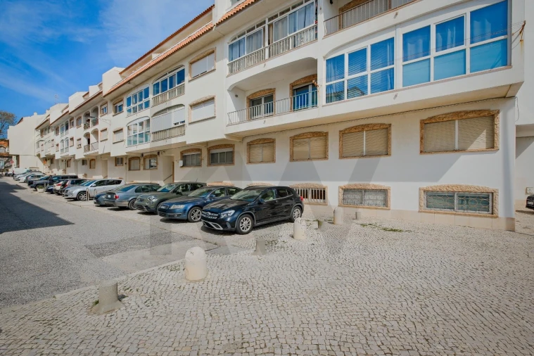 Apartamento T1 para Venda em Carcavelos e Parede Foto 25