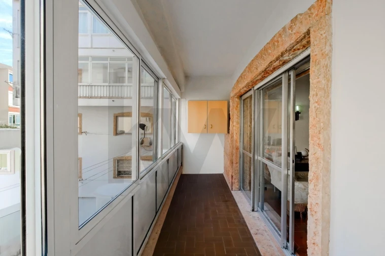 Apartamento T1 para Venda em Carcavelos e Parede Foto 14