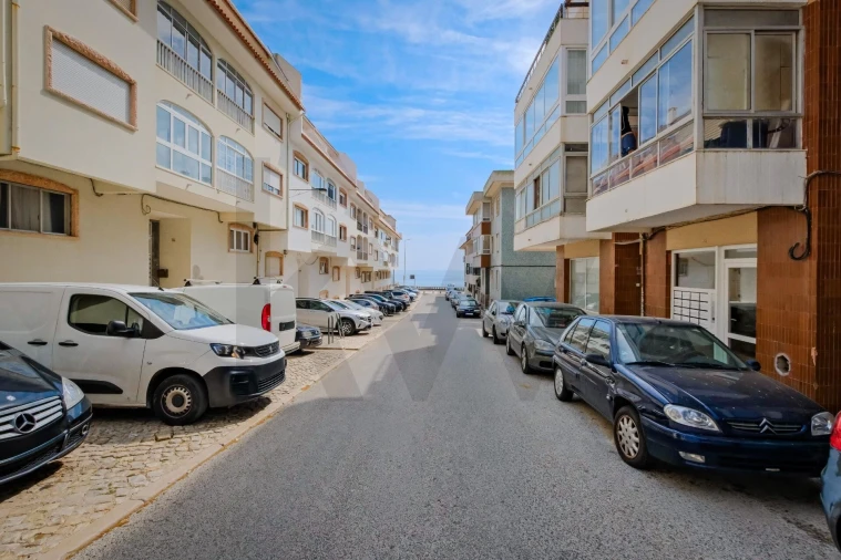 Apartamento T1 para Venda em Carcavelos e Parede Foto 2