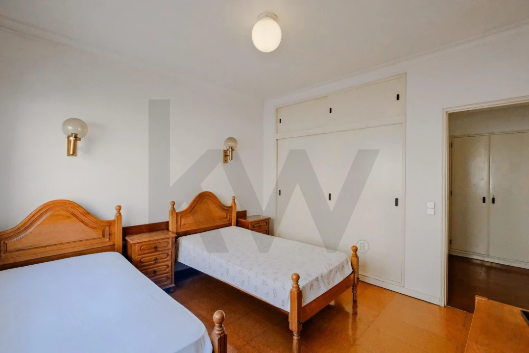 Apartamento T1 para Venda em Carcavelos e Parede Foto 22