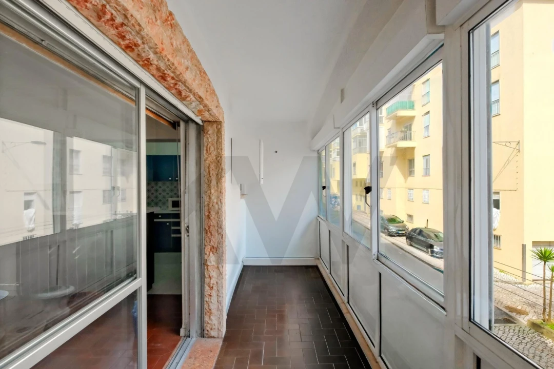 Apartamento T1 para Venda em Carcavelos e Parede Foto 13