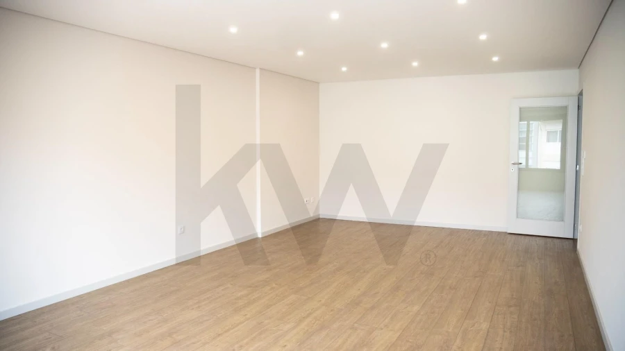 Apartamento T3 para Venda em Cedofeita, Santo Ildefonso, Sé, Miragaia, São Nicolau e Vitória Foto 3