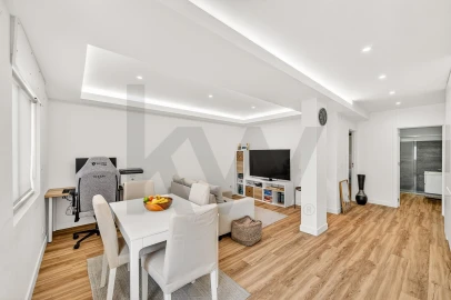 Apartamento T1 para Venda em Carnaxide e Queijas
