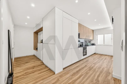 Apartamento T1 para Venda em Carnaxide e Queijas