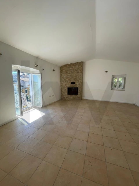 Moradia T3 para Venda em Barbacena e Vila Fernando