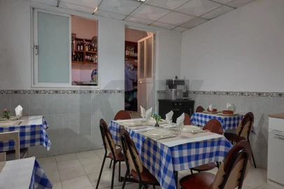 Prédio para Venda em Romeira e Várzea