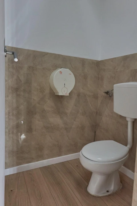 Prédio para Venda em Romeira e Várzea