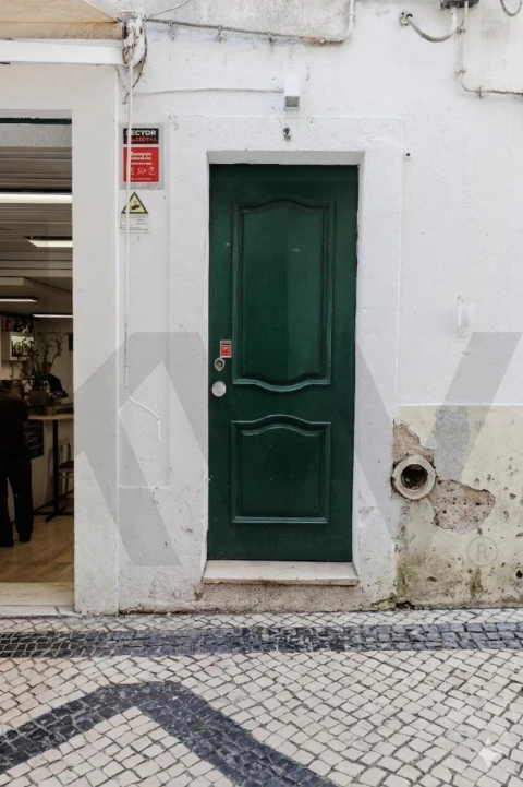 Prédio para Venda em Romeira e Várzea