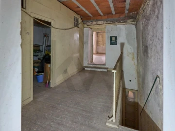 Prédio para Venda em Romeira e Várzea